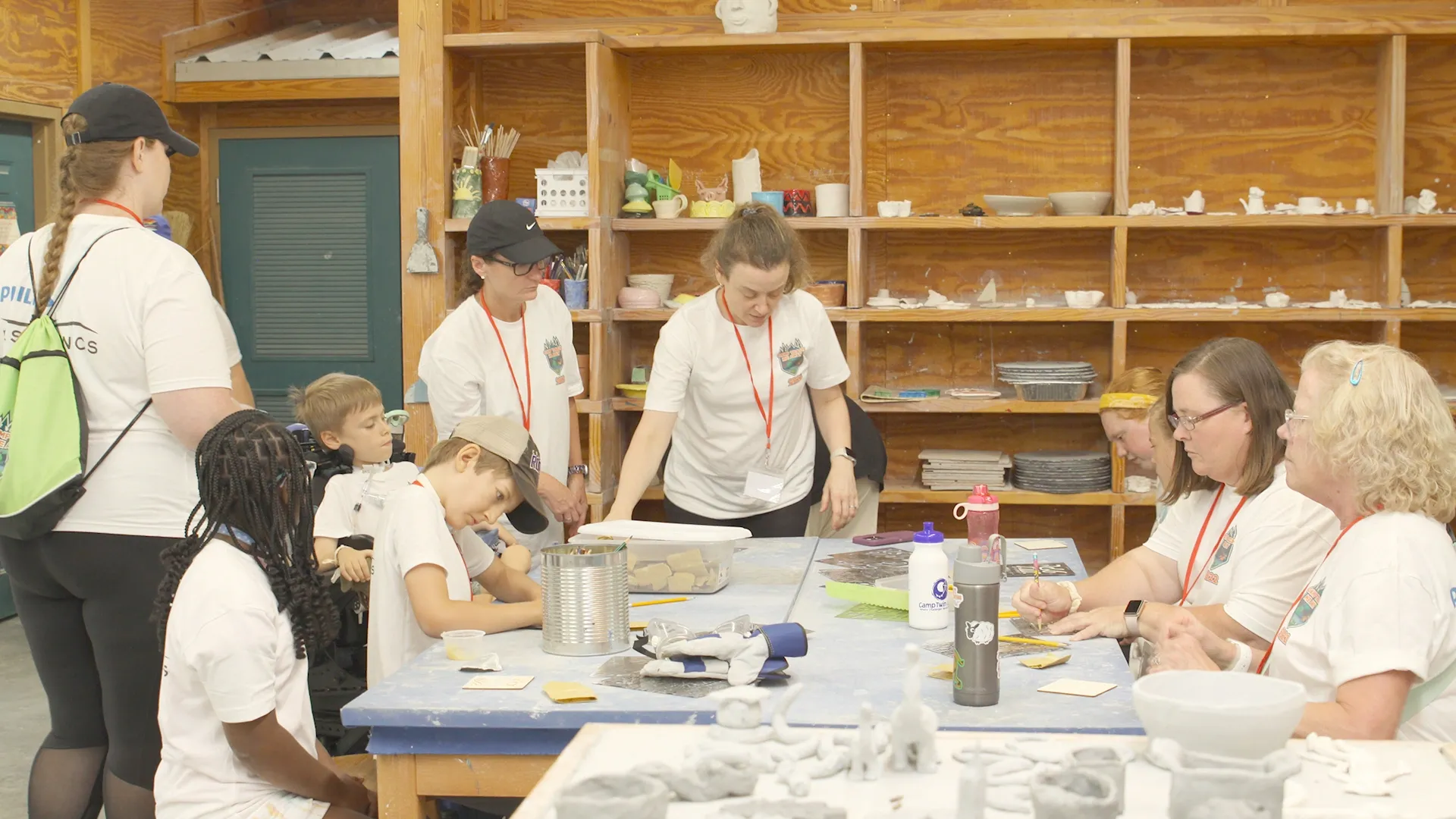 camp-group-crafts
